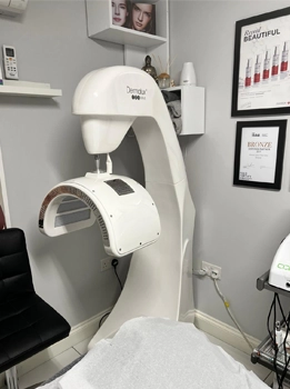 Advanced LED Skin Therapy Technology in Coulsdon Clinic Experience advanced LED light therapy with our cutting-edge skin treatment machine for radiant results.
